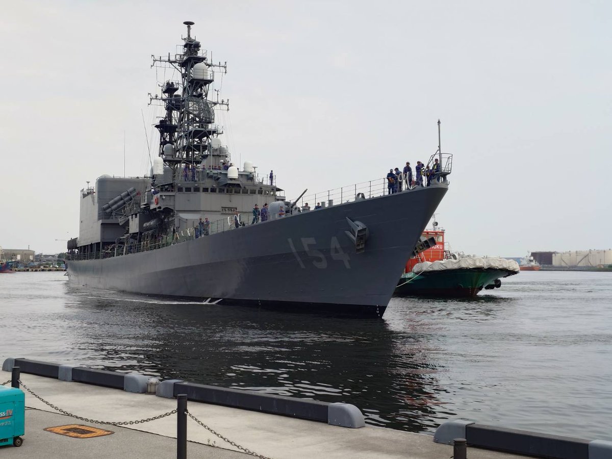Ishikawa_PCO's tweet photo. 本日10時より港フェスタ金沢2026にて護衛艦あまぎりの一般公開を行います❗️
※見学には整理券が必要です
9時30分より金沢港クルーズターミナルにて配布します

今年もスタンプラリーを開催🎉
18.19日の間に金沢港・七尾港の両方にご来場いただいた方には自衛隊グッズをプレゼント🎁
お待ちしてます❗️ https://t.co/xJQhPtfDQp