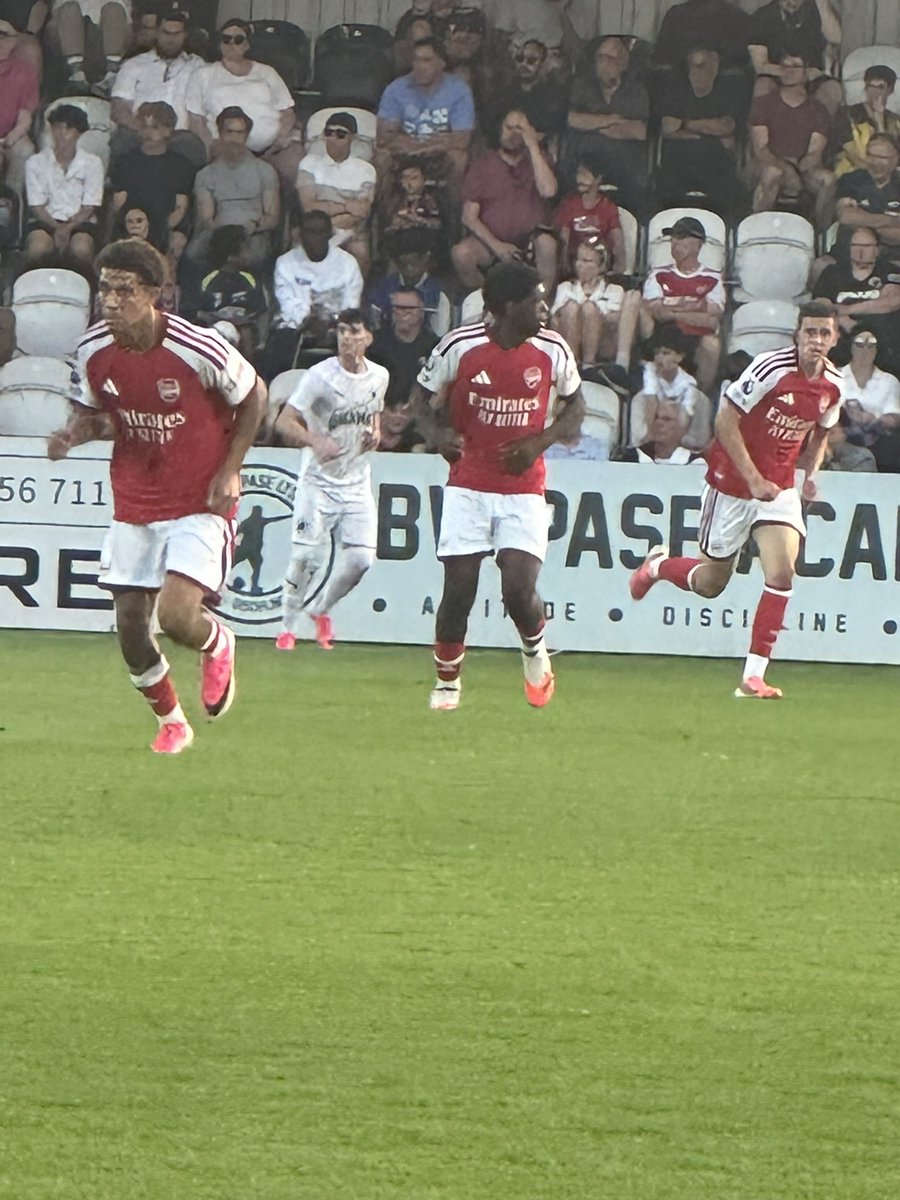 henrykito_'s tweet photo. incredibly composed and confident for a lad who just left year 10, can’t wait to see more of him this season in the u18s and 21s. Hopefully he can make his debut this season. #talented #arsenal https://t.co/k0FMKjcUZk