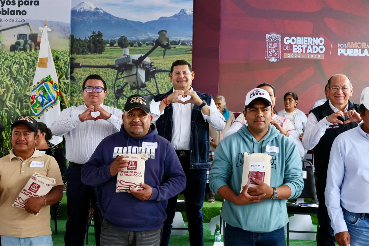 armentapuebla_'s tweet photo. En Tlanepantla transformamos en grande. 🌱🚜

Fortalecemos al campo poblano con maquinaria y tecnología para hacer justicia a nuestras productoras y productores 🧑🏻‍🌾👨🏻‍🌾, siguiendo la directriz de nuestra presidenta, la Dra. @Claudiashein. 🫶🏼🇲🇽

#PorAmorAPuebla https://t.co/YcXFFHJruD