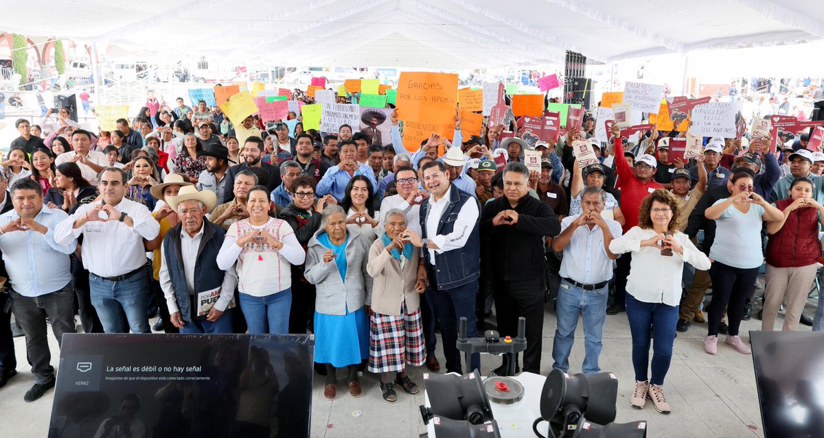 armentapuebla_'s tweet photo. En Tlanepantla transformamos en grande. 🌱🚜

Fortalecemos al campo poblano con maquinaria y tecnología para hacer justicia a nuestras productoras y productores 🧑🏻‍🌾👨🏻‍🌾, siguiendo la directriz de nuestra presidenta, la Dra. @Claudiashein. 🫶🏼🇲🇽

#PorAmorAPuebla https://t.co/YcXFFHJruD