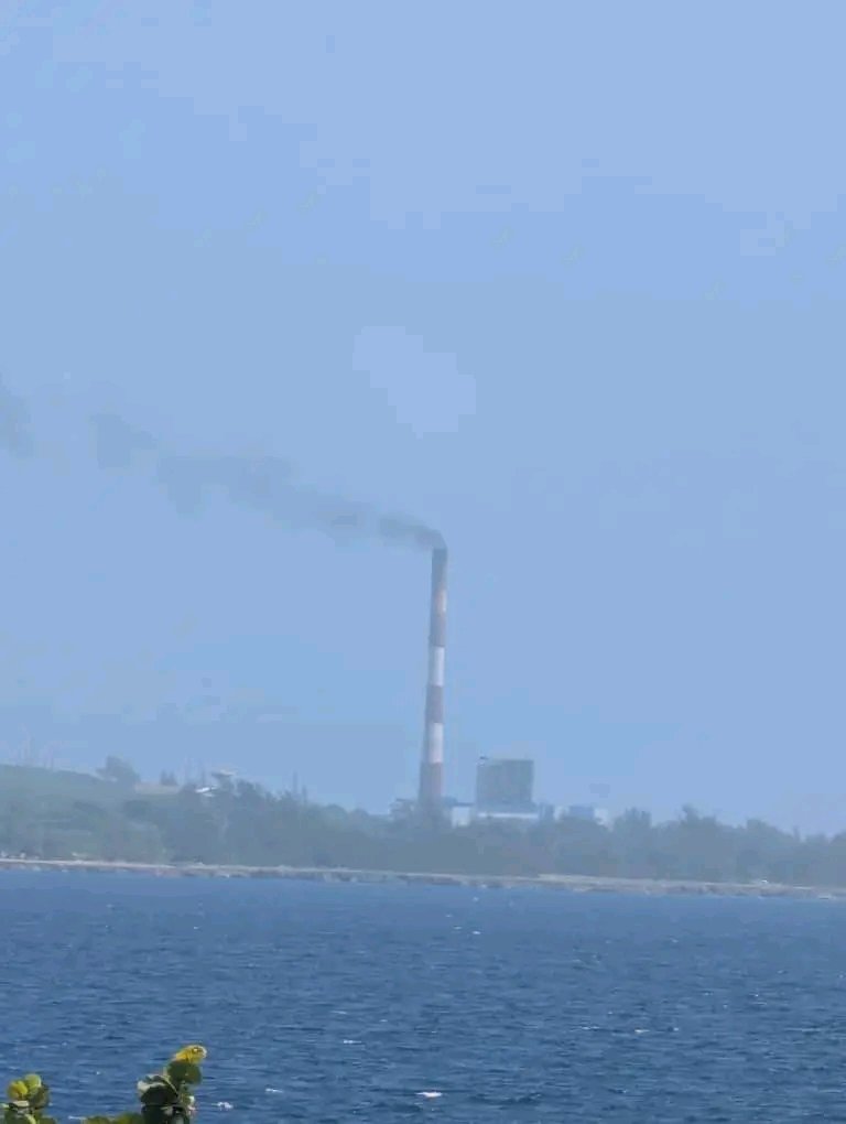 SEE_Cuba's tweet photo. 🟢A las 4:54 p.m en línea la CTE Antonio Guiteras
👉Antonio Guiteras no llegó a los 200 mw duró solo 26 minutos con una carga de 50 mw aprox.
🔴 A las 5:20 p.m, CTE Antonio Guiteras, fuera de línea por vía libre de emergencia por fallo en la automática, 
(por salidero en caldera) https://t.co/lJlh4TyOdr