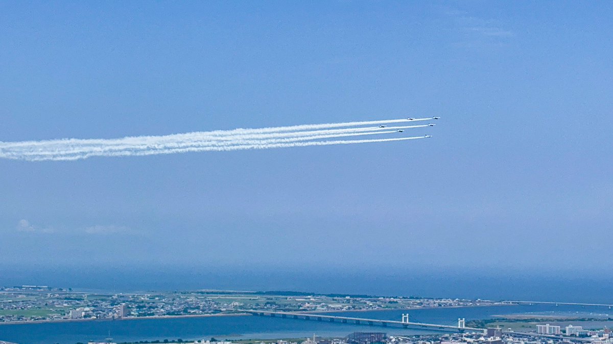 02blue_sky20's tweet photo. ブルーインパルス in徳島

事前飛行✈️07.18

@ 眉山山頂 

スマホくん途中でピントズレとるけど
見れたっ‼️✊ ̖́- https://t.co/TAGEpQlIr9
