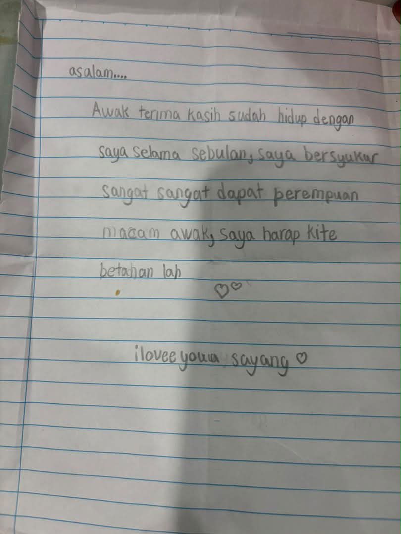 kamaghul's tweet photo. Kemain eh engko dik… hidup selama sebulan 😭😭😭 https://t.co/CveEJsGr9R