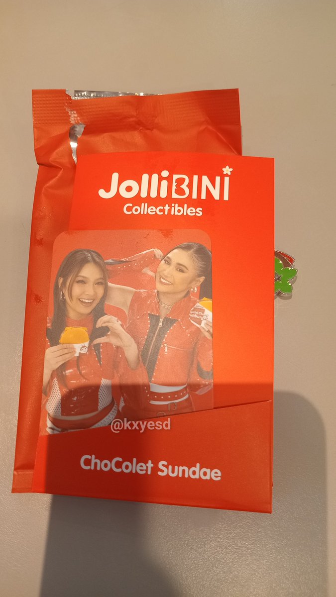 kxyesd's tweet photo. wtt lft for trade jollibini

have: jholet duo pc
want:
if solo - jho/jhoanna, sheena
if duo - mikhaiah, jhocey, aiahcey

can meet up: las piñas, alabang, taft, makati, cubao

#JolliBINI
#CharmedByJolliBINI https://t.co/rgLQZsszFA