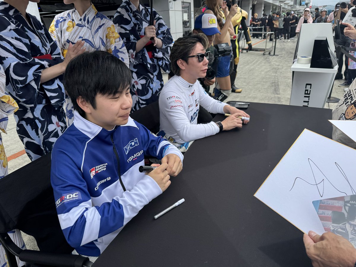 kdditgmgptgrdc's tweet photo. #SFormula 
2026 Rd.3/6/7 #富士スピードウェイ

KDDI TGMGP TGR-DC  
7/#小林可夢偉
28/#小林莉玖斗 

今回のピットウォークも大盛況‼️
ありがとうございました！！

#KDDI
#TOYOTAGAZOORacing
#TGMGP
#TGRDC https://t.co/BU7jO1FbB9