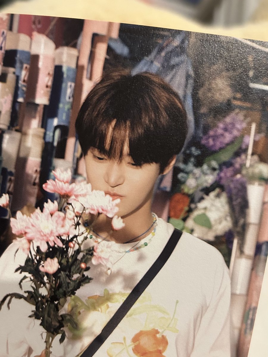 do0rong's tweet photo. 비하인드 포토북 보다가 귀여운 사진 넘 많아서 주먹울음 지음 https://t.co/q1lXsj2GVO