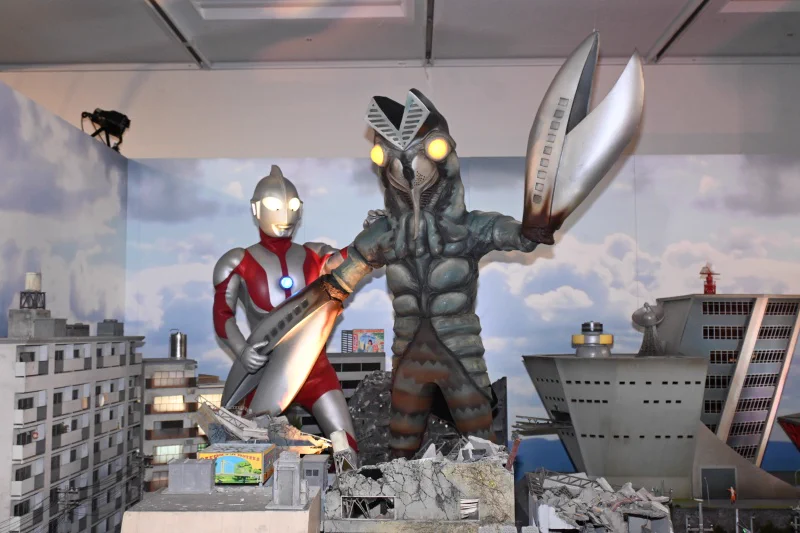 特撮ギャラリー　ウルトラマン01〜12　ジオラマ 公式】マイナビニュース 特撮 on X: 