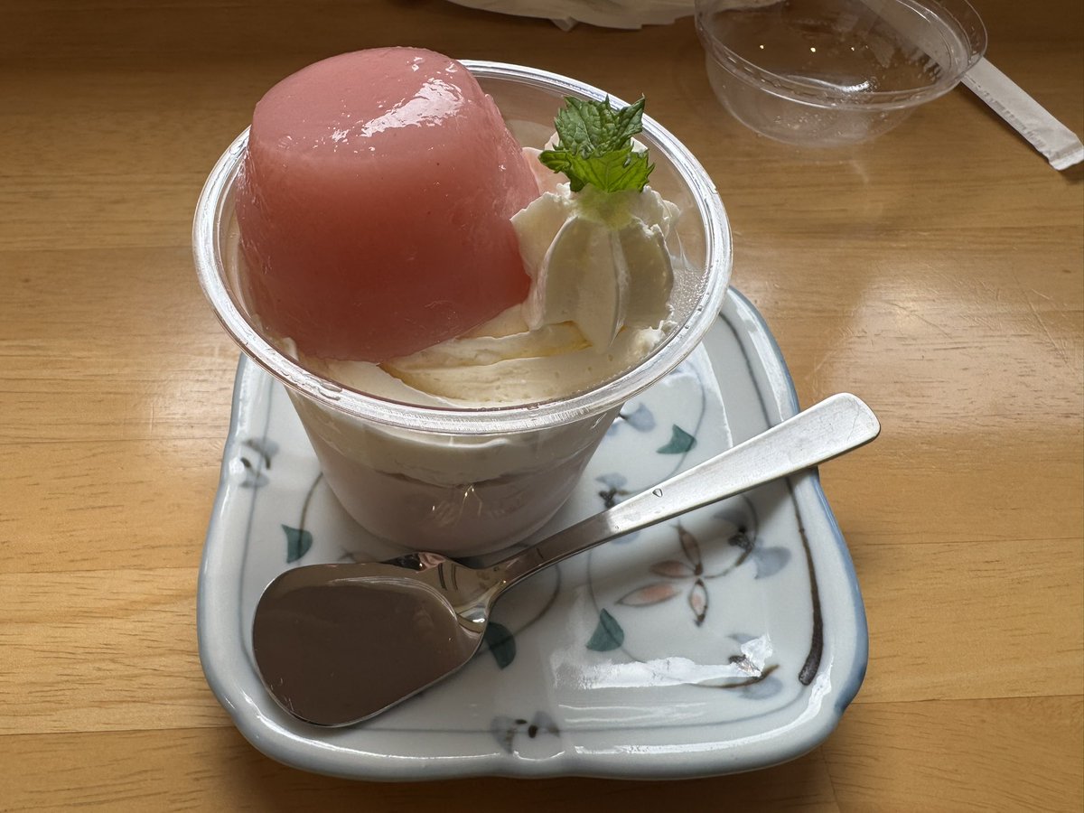 fuguo0's tweet photo. 今日はこちらにお邪魔します(小声)
参加前にわたぼうしで腹ごしらえ
#ポケモンGO https://t.co/ozUgfvAY7Z
