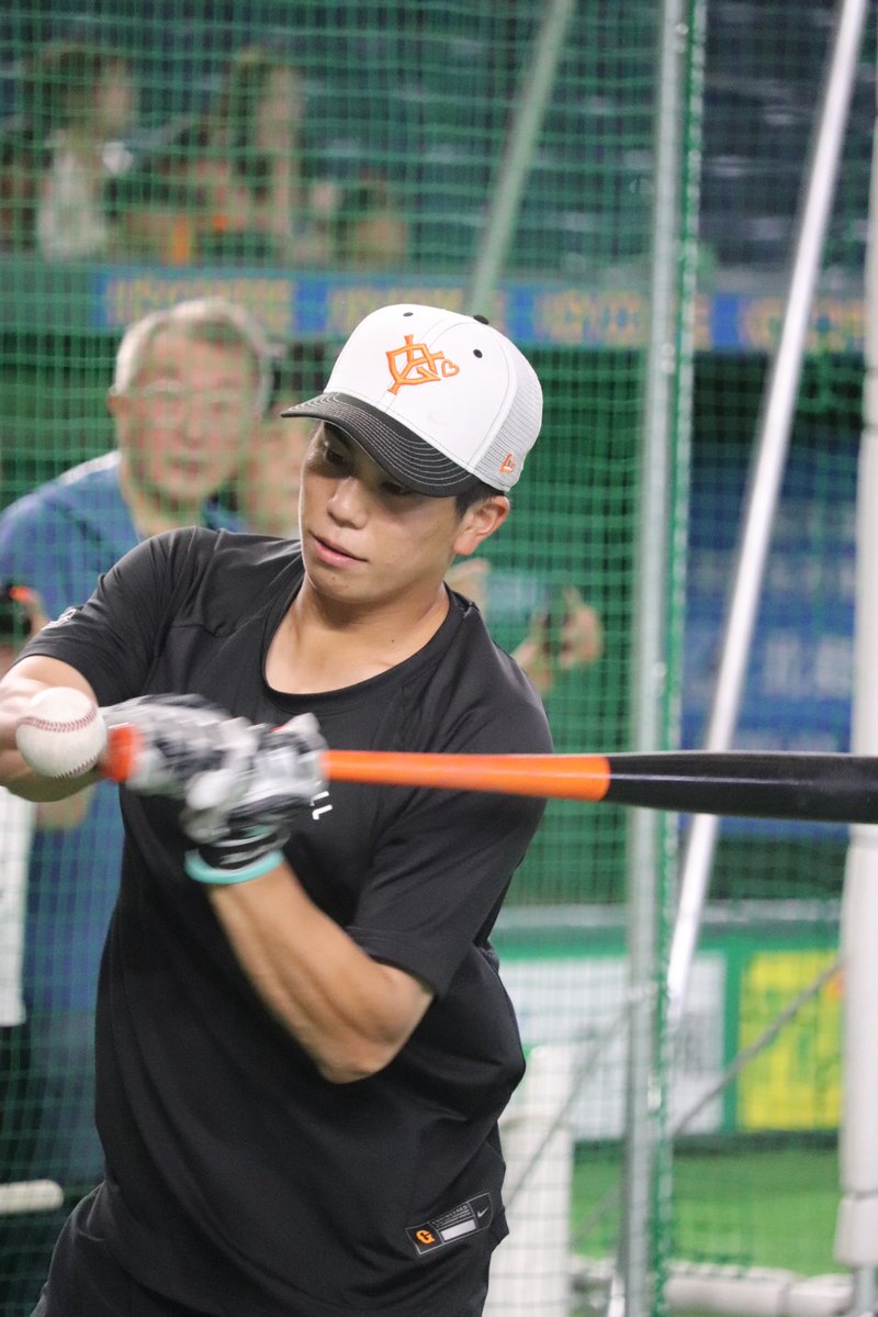koba_nikkan's tweet photo. 【#今日のG練習写真館📸】

こちらも腕の筋肉がかっこいい門脇誠選手😎 https://t.co/V1LKPIPhtU