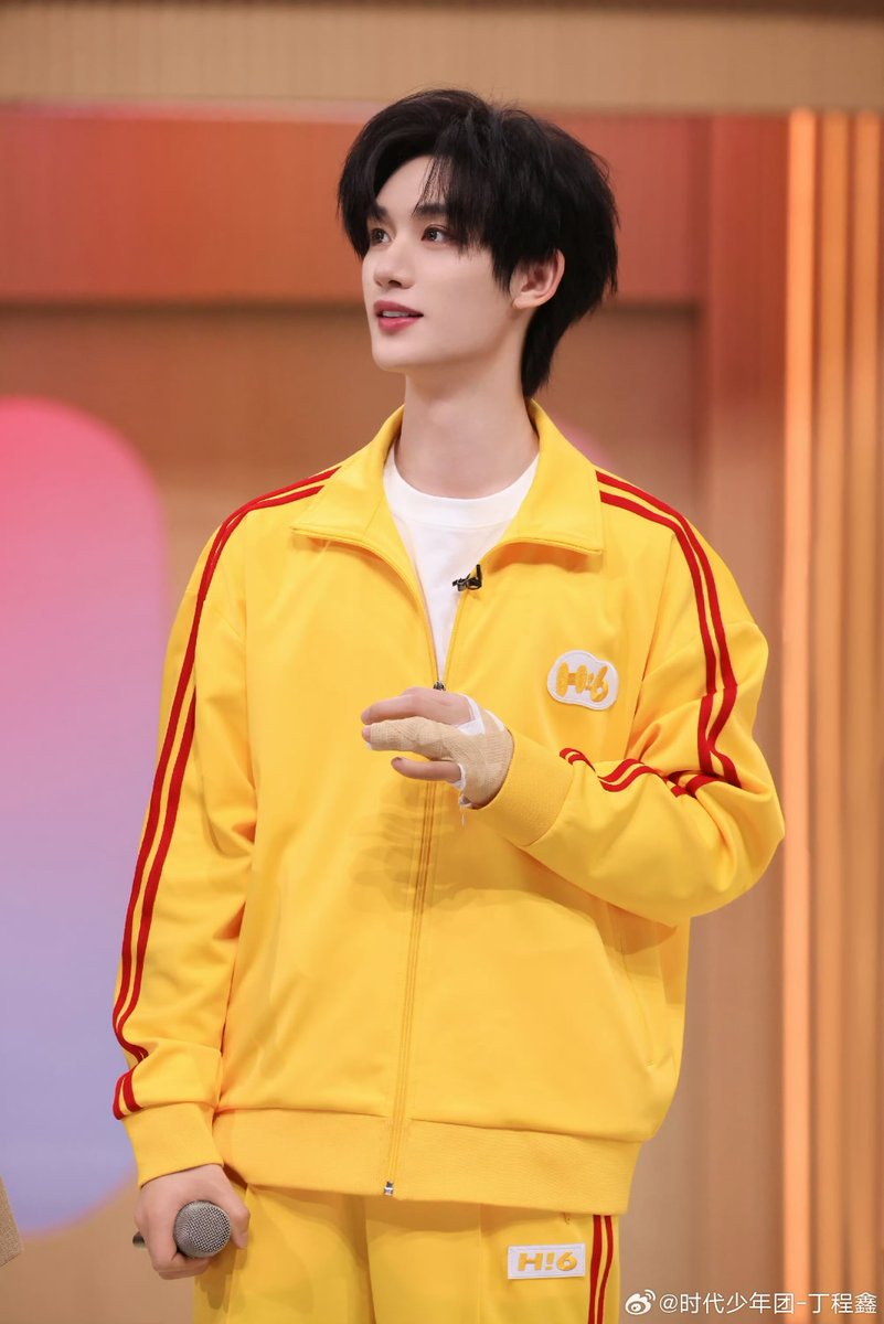 DCXOVERCSTATION's tweet photo. 【丁程鑫微博更新】
好戏开场!

#丁程鑫 #DingChengXin #딩청신 #dinhtrinhham #时代少年团 #TeensinTimes #时代少年团丁程鑫 #ติงเฉิงซิน  #tnt_thời_đại_thiếu_niên_đoàn #你好星期六 https://t.co/SXY7qCIMbX