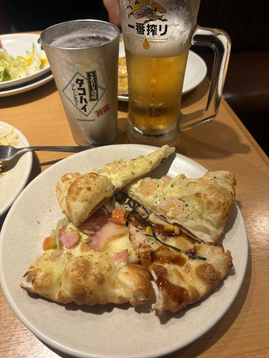 pontaurus_game's tweet photo. タキシード試着終わったので嫁と昼飲み〜 https://t.co/m0YnrXxdmv