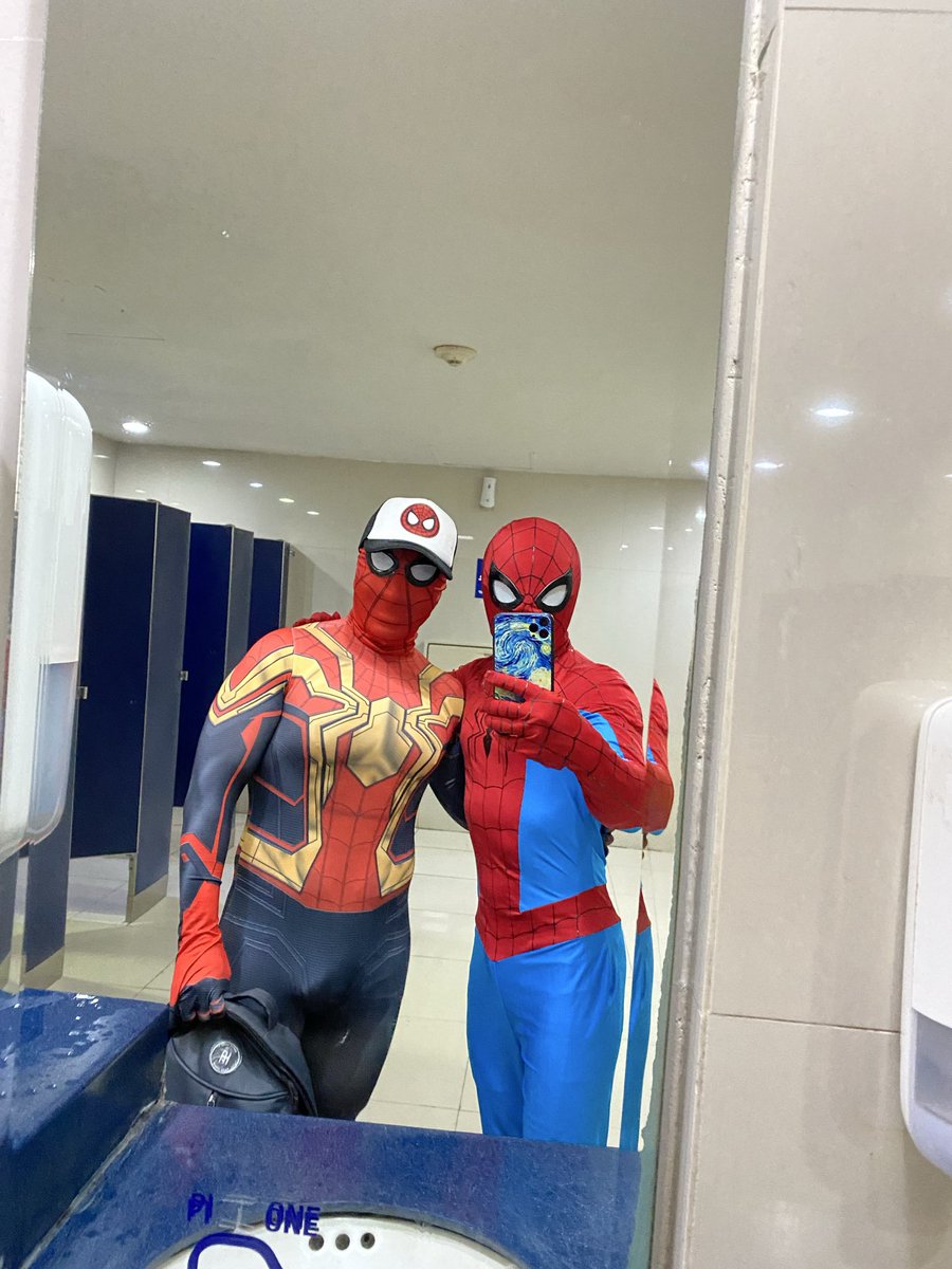 25AlejG's tweet photo. @Cinemex Díganme que aún no llego tarde 🥺🫶🏻 https://t.co/2OjEwNH9Lq