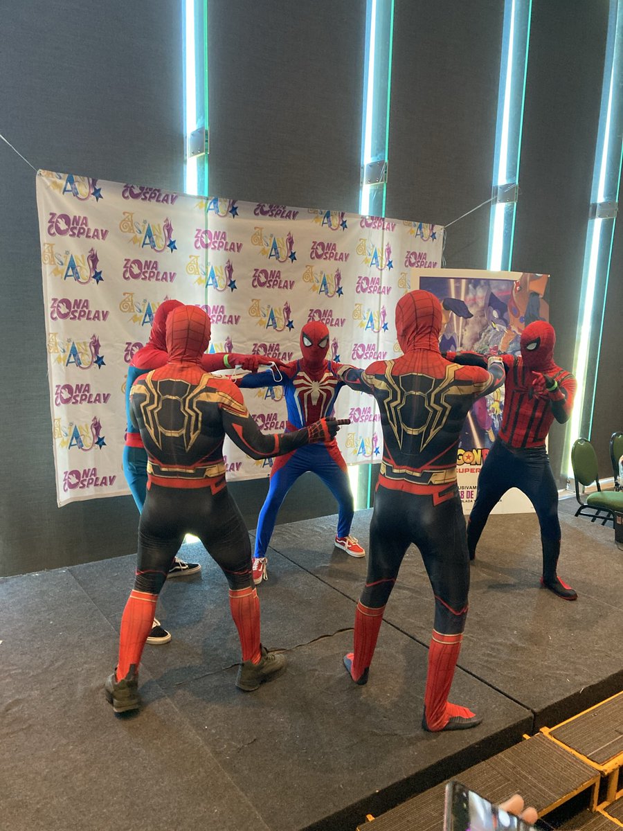 25AlejG's tweet photo. @Cinemex Díganme que aún no llego tarde 🥺🫶🏻 https://t.co/2OjEwNH9Lq