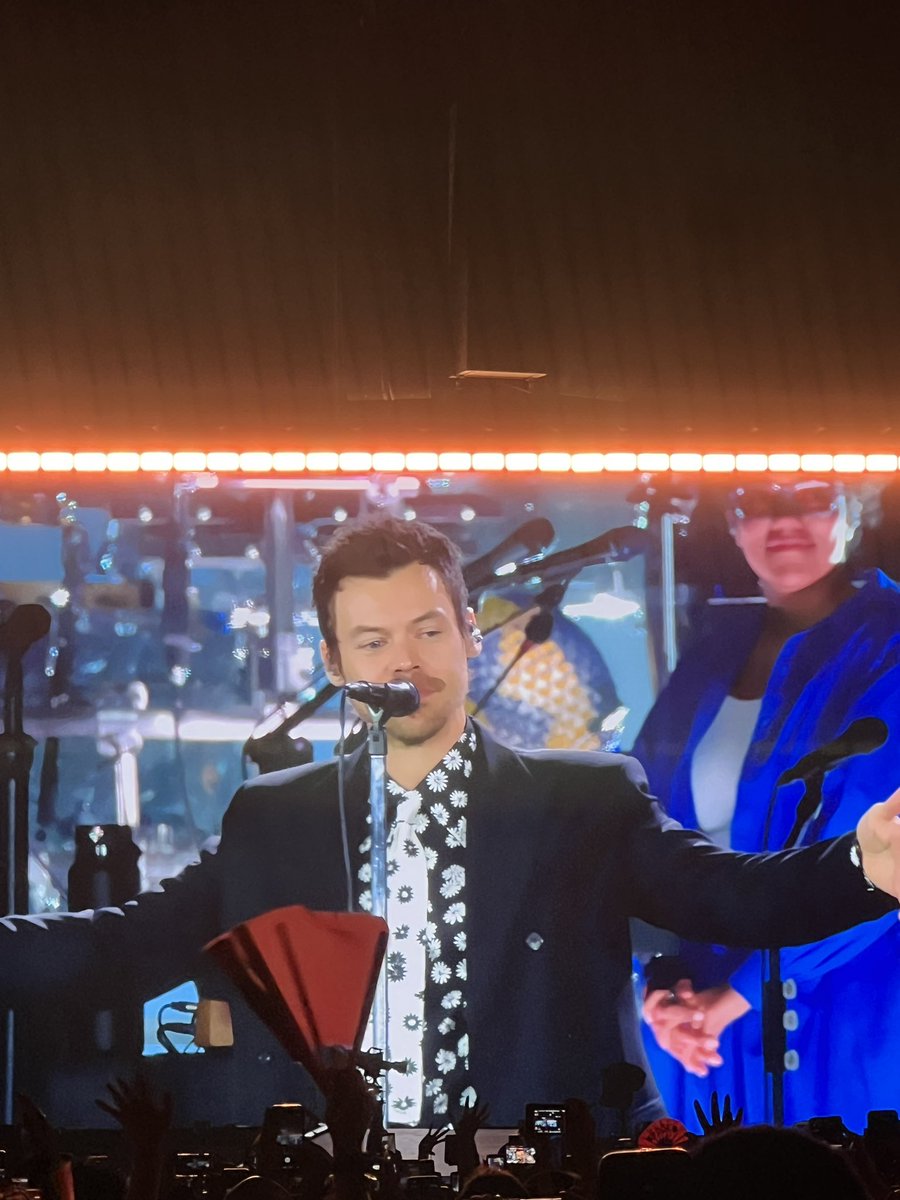 eumaxwilliann's tweet photo. Harry cantou Matilda hoje, sei que foi pra mim obg @Harry_Styles https://t.co/yBRP81WU0V