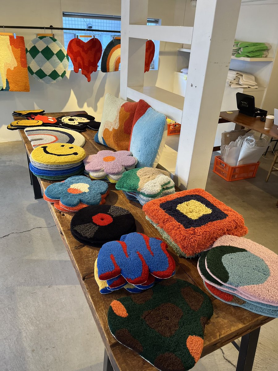 ラグ・カーペット WAKE. Sapporo RUG by MIYOSHIRUG 札幌のWAKEでラグマットのPOP UPを行います！画像掲載以外に人気の商品