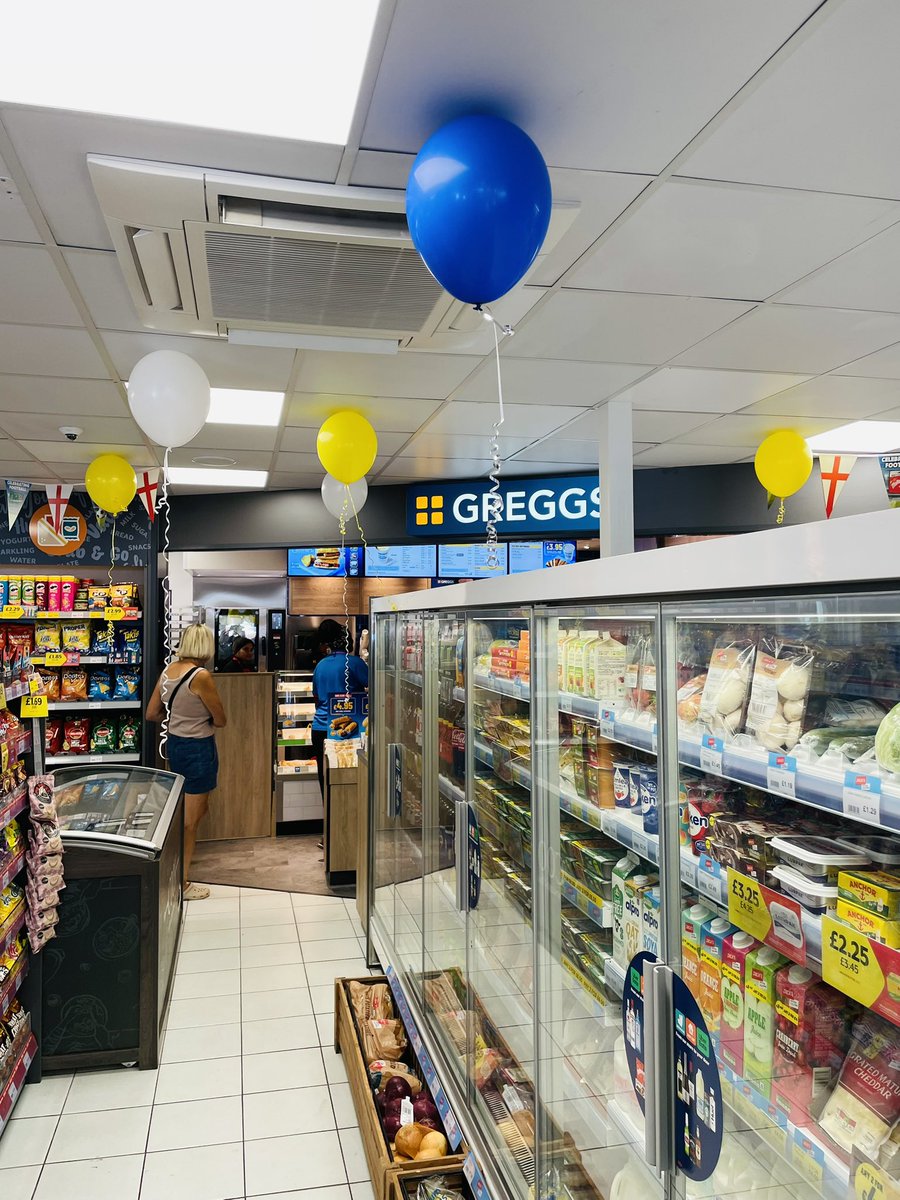 NThampi's tweet photo. Great to welcome @GreggsOfficial to Coulsdon !
Fantastic to see another major high street brand investing in our town. Wishing Raja and the team every success.
If youโre passing by, pop in and enjoy! ๐ #Coulsdon
With @CllrIanParker , @CivicMayorLBC https://t.co/Puu1akrwlc