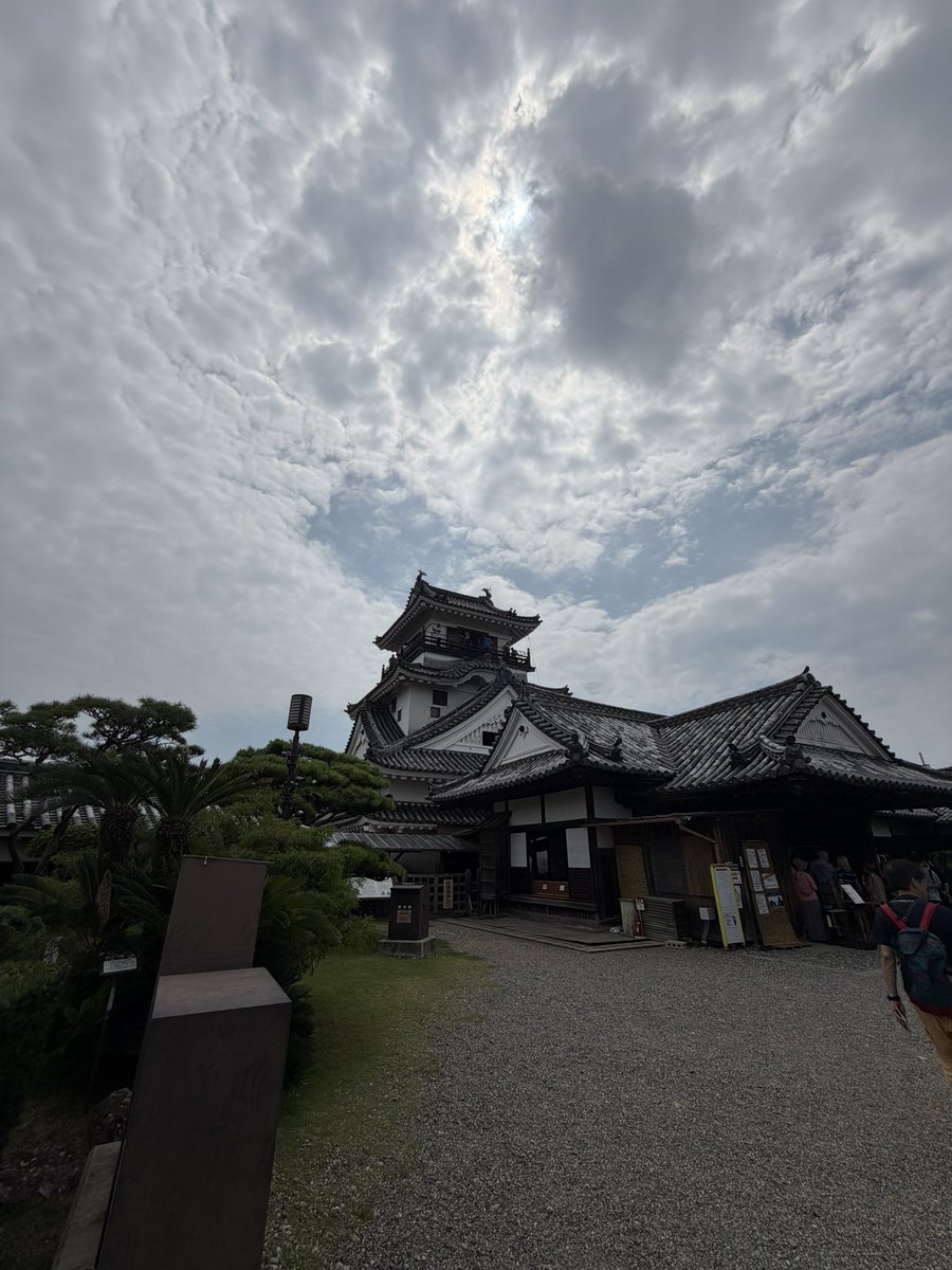 caitocal's tweet photo. 高知城へ。
球児監督の出生地来たからには寄っておかないと＼(^o^)／ https://t.co/xbKKa7BDvm