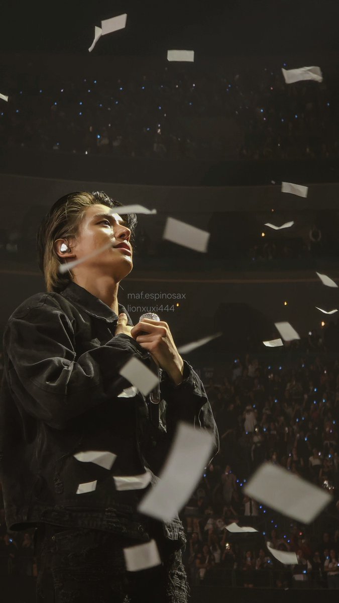jakeforita's tweet photo. this pic is so beautiful the way jake looks at engenes with his hand on his heart oh my god i love you so much jake :( https://t.co/L6YLffC4BD