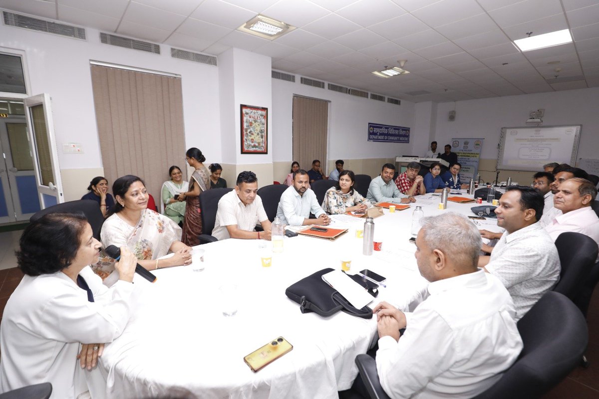 aiimsrishi's tweet photo. Exceptional 5-day journey concludes! 

The Intermediate Field Epidemiology Training Programme (I-FETP) 1st Contact Session at @AIIMS_Rishikesh (13-17 July 2026) in collaboration with @NCDC India, New Delhi, successfully trained 19 medical officers and DSOs on:

1. Epidemiological fundamentals & disease investigation
2. Public health surveillance systems  
3. Data visualization, interpretation & statistics
4. Outbreak investigation & response
5. Surveillance system evaluation (SSE)
6. Epidemiological study design & research methodology

Expert mentors from WHO and AIIMS Rishikesh guided the 19 medical officers and DSOs. NCDC Observer @Dr. Sushma facilitated coordination.

Led by Prof. Dr. Vartika Saxena and Dr. Ranjeeta Kumari, Nodal Officer, I-FETP.

VALEDICTORY SESSION was conducted TODAY (17 July) by Prof. Dr. Meenu Singh, Executive Director & CEO AIIMSRishikesh @ AIIMSRishikesh @Dr. Meenu Singh🎉

#IFETP #Epidemiology #PublicHealth #FieldEpidemiology  #WHO #NCDC #CommunityMedicine
@MoHFW_INDIA 
@JPNadda 
@meenusingh4