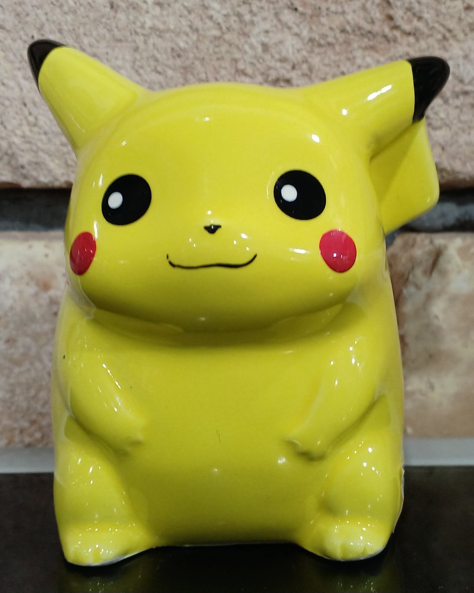 hobbyoffzama's tweet photo. 【商品紹介】
　当店では、ピカチュウの貯金箱やポケモンのリーメント、ぬいぐるみなどを置いております❗️❗️
 　かわいいポケモングッズをお求めの方は是非当店にお越しください⚡️💧☔️ https://t.co/SHRHInXxBV