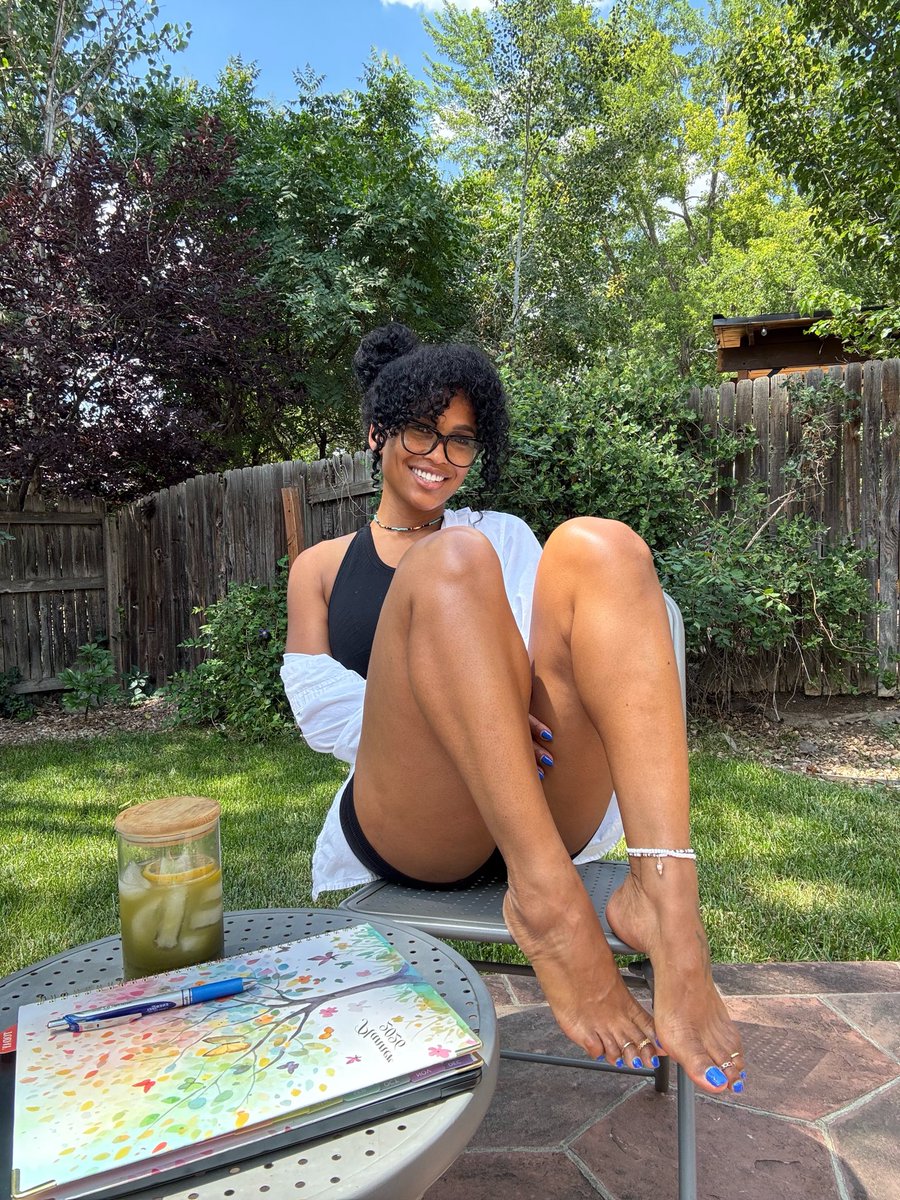 arch2paradise's tweet photo. 🧠🌞happy  #feet https://t.co/BT4NYt14D5