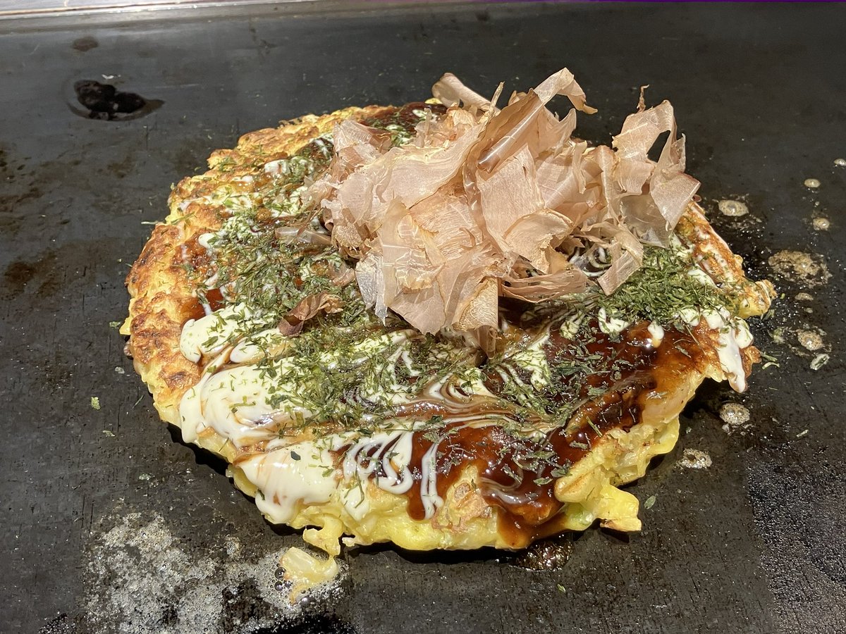yamasaking's tweet photo. 大阪らしく、昼飯にお好み焼きを喰らう。
どれもとても美味い。 https://t.co/mYj02nbGDF