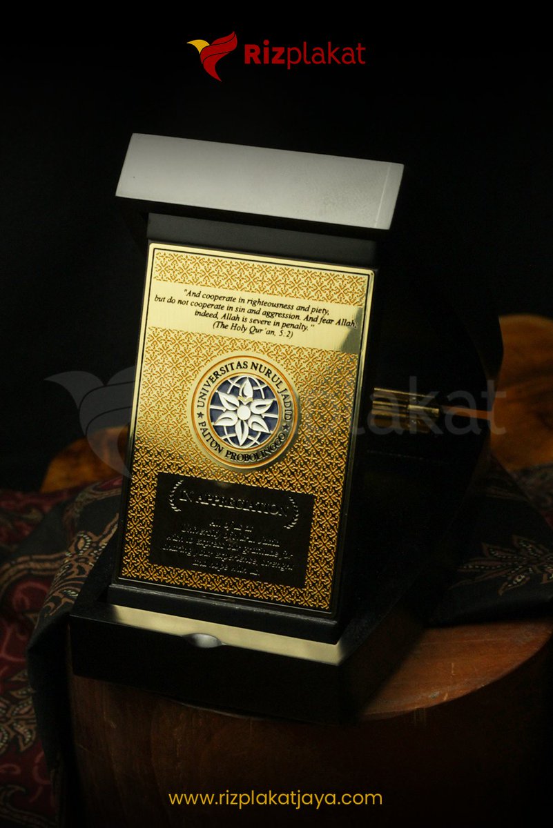 Rizplakat's tweet photo. Plakat Box Premium Custom | Plakat Penghargaan Eksklusif

https://t.co/DCk5hXBdVB

#Rizplakat #PlakatBox #PlakatPremium #PlakatCustom #PlakatPenghargaan #AwardPlaque #CustomAward #SouvenirInstansi #PlakatSurabaya #AuthenticIndonesianMemento https://t.co/HM5XhQDjPX