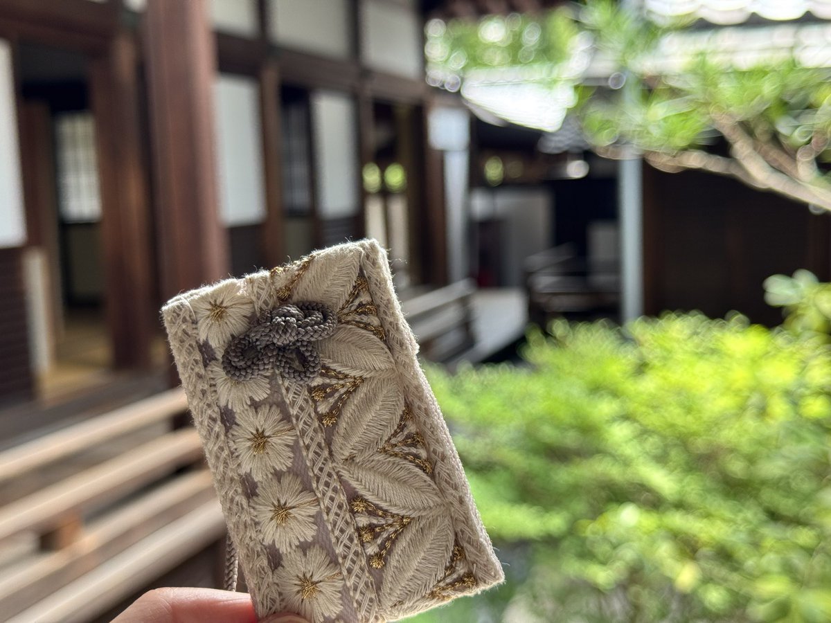 g_g719's tweet photo. 両足院でお守り作ったけど良すぎる https://t.co/nkWjZ1RE30