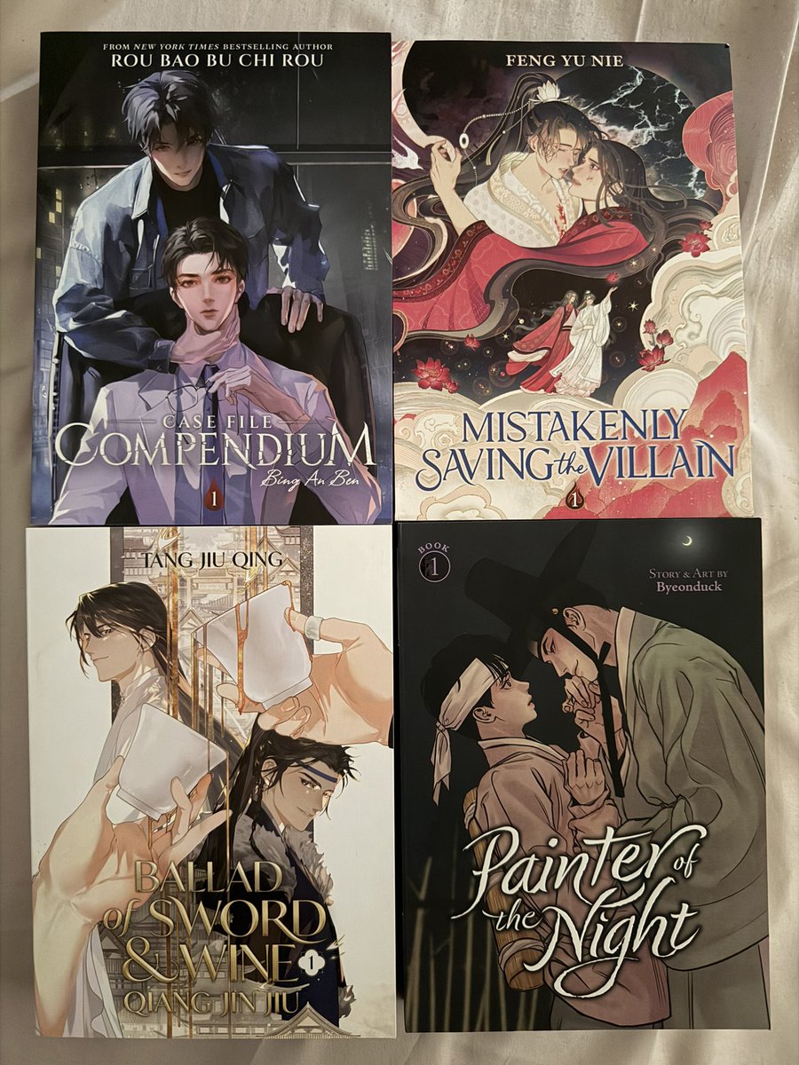 raikoben's tweet photo. visited the bookstore today and maybe went a little crazy. i have a problem https://t.co/FfaUyK6UxC