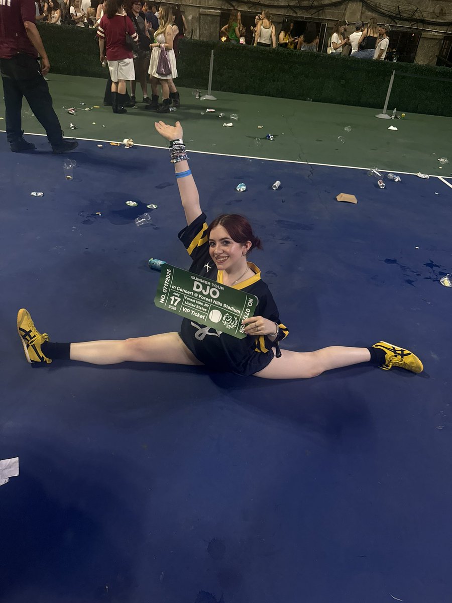 lukespotion's tweet photo. back with a vengeance #splits for djo https://t.co/GMs2muS9Hv