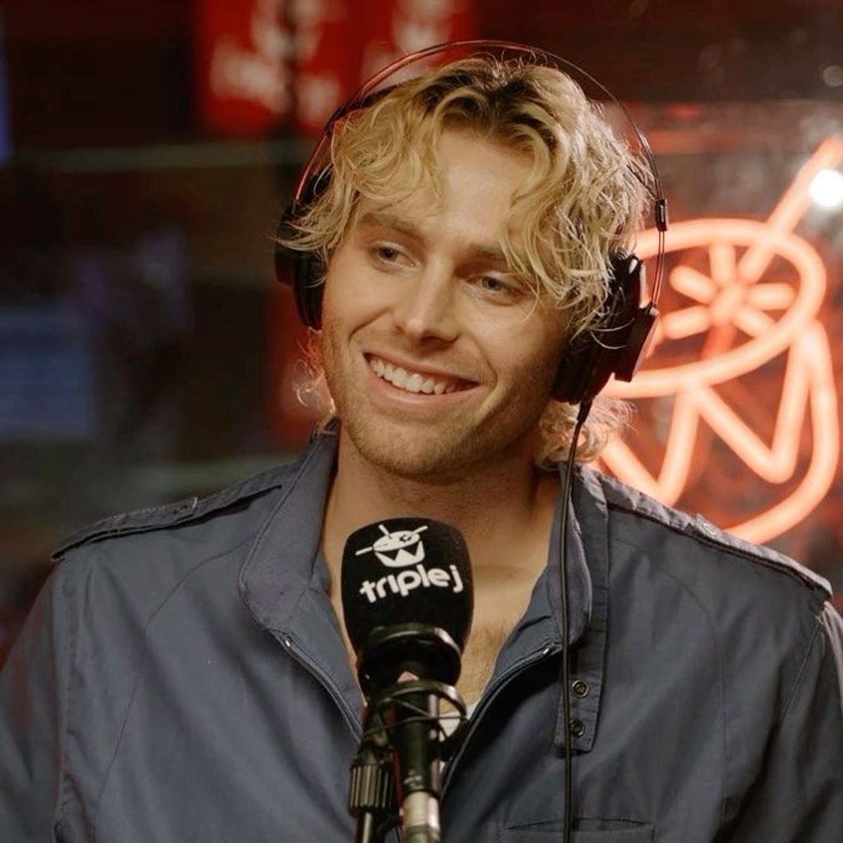 daily luke ★ tweet media