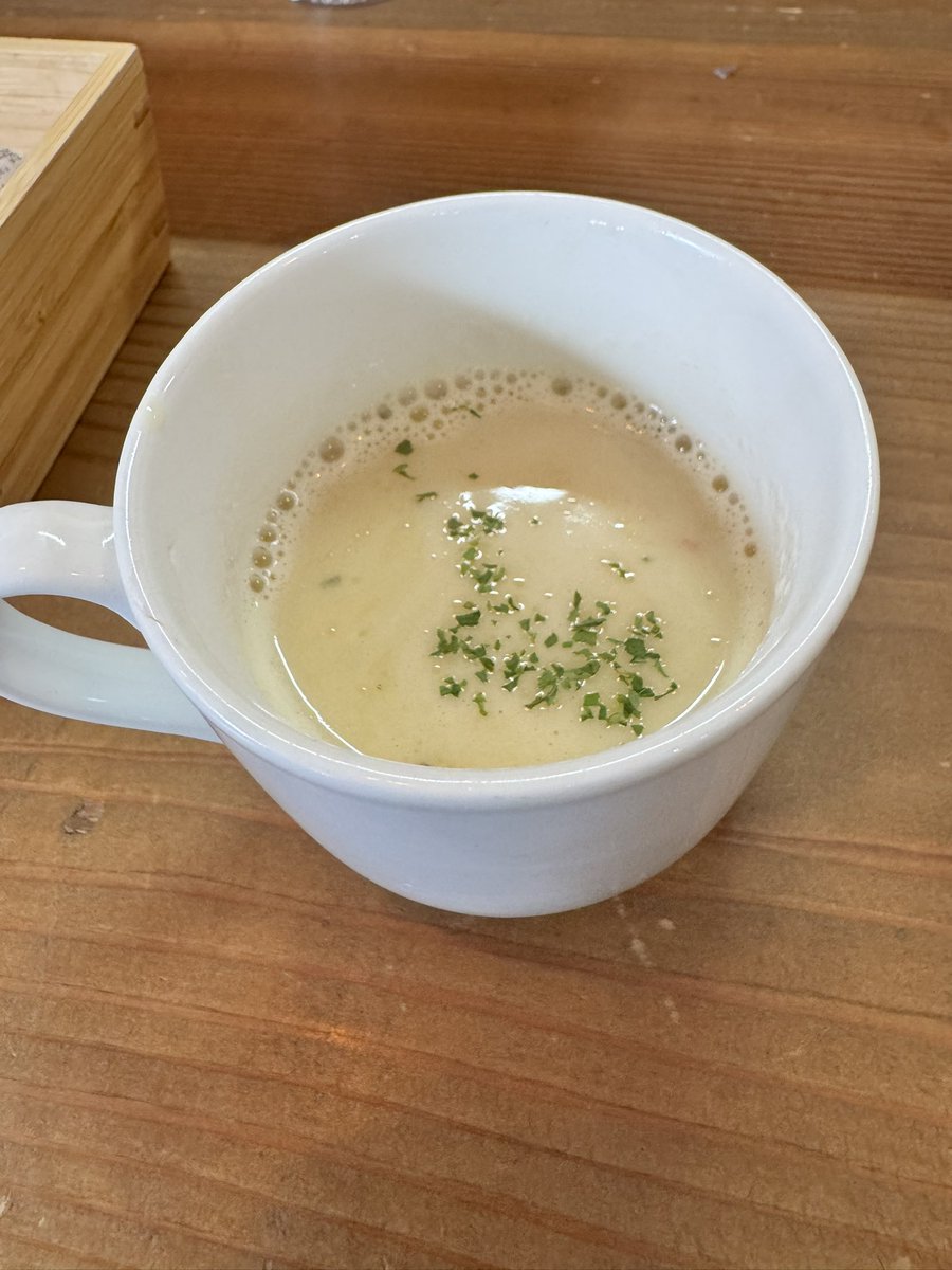 ysec_1101's tweet photo. 今日は土曜出勤
ランチはNo.8cafeに
夏野菜スパイシーカレーを食べました♪
彩りよく野菜もたくさん
美味しかった〜😋

#ランチ https://t.co/Cc4MqGDbrl