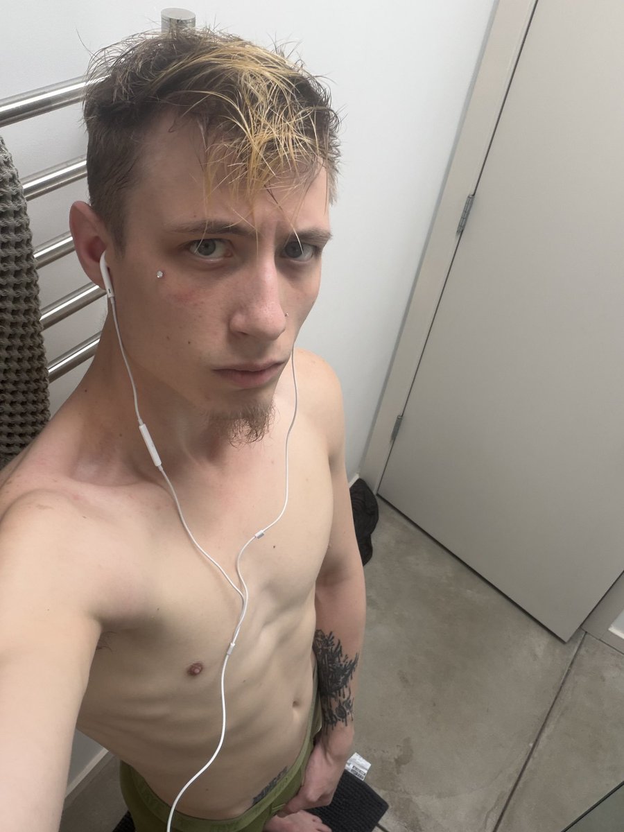 ColexChurcH's tweet photo. Tha Boy                                              Tha Dick https://t.co/WcEJBr8xac