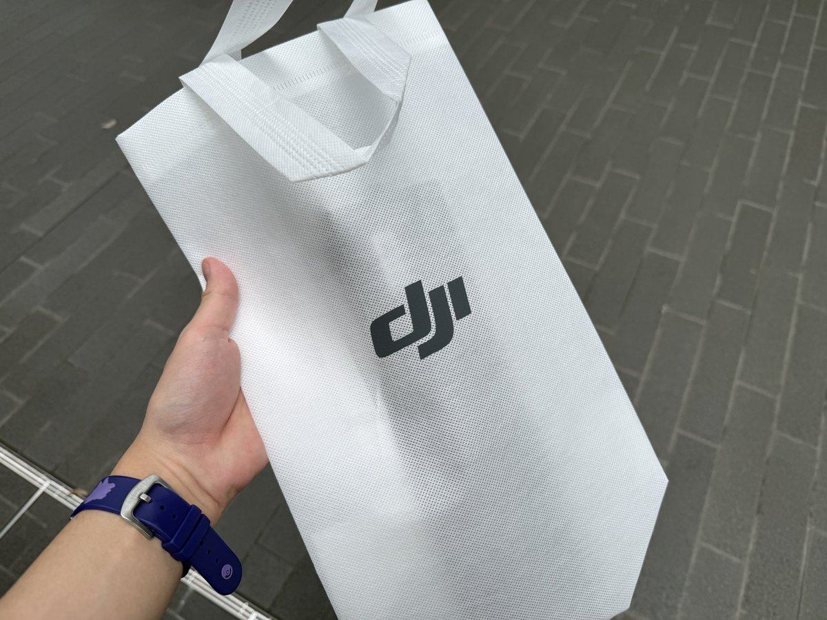 otakeke0724's tweet photo. DJIのイベントショップ行ってきた。
Osmo Pocket 4Pの実物見て触ってきたんだけど、4の方が良いかも…と思った。 https://t.co/Z0S2L8cbpK