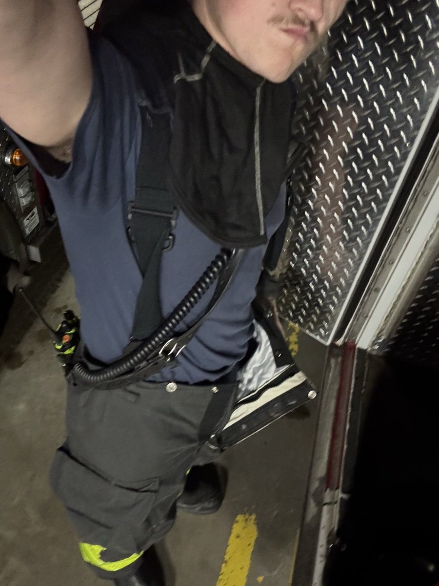 avedawgshorny's tweet photo. 🧑‍🚒 or 👮‍♂️whose side are you on?😏 https://t.co/hFC6SVGXcz