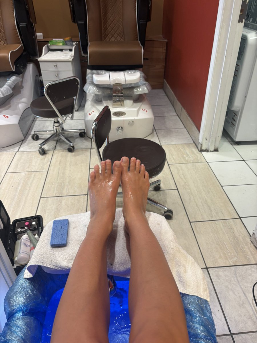 GoddessGracieft's tweet photo. @williamscozyen Pay for my nails https://t.co/msRYqdHl92