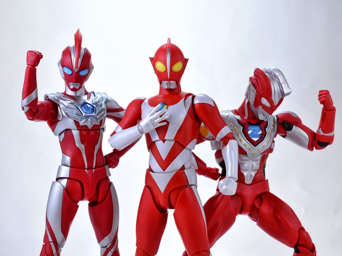 photo_roid2's tweet photo. 赤いアイツら

 #フォトロイド
 #オモ写
 #フィギュア撮影友の会 https://t.co/qEAPRkPHZ6