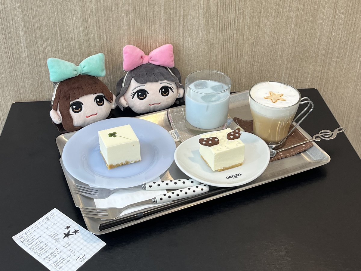 co5o__342's tweet photo. 📍 𝐃𝐀𝐘 𝐃𝐀𝐘

福岡にあるかわいいカフェ🍀⋆゜

店員さんも優しくて、ドリンクもスイーツも美味しくて幸せだった•̥⩊•̥♥︎

#FRUITSZIPPER 
#FRUITSZIPPERアリーナツアー 
#松本かれん
#櫻井優衣
#真中まな
#ふるっぱーさんと繋がりたい https://t.co/WqmlZzq59Y