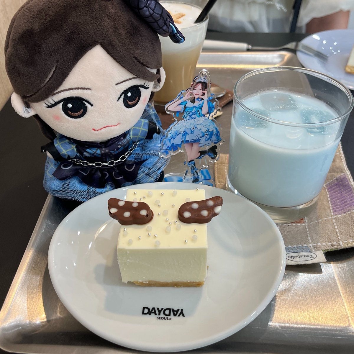 co5o__342's tweet photo. 📍 𝐃𝐀𝐘 𝐃𝐀𝐘

福岡にあるかわいいカフェ🍀⋆゜

店員さんも優しくて、ドリンクもスイーツも美味しくて幸せだった•̥⩊•̥♥︎

#FRUITSZIPPER 
#FRUITSZIPPERアリーナツアー 
#松本かれん
#櫻井優衣
#真中まな
#ふるっぱーさんと繋がりたい https://t.co/WqmlZzq59Y
