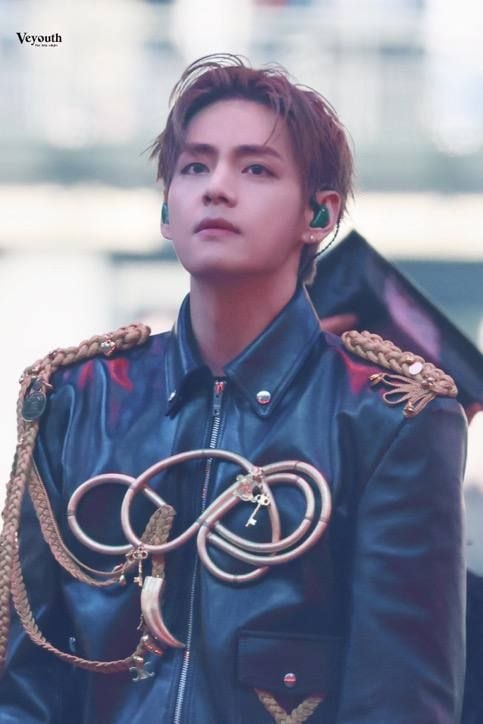 jasmine67v's tweet photo. @Veyouth_9592 @BTS_twt 260717 PARIS

#V #뷔 #TAEHYUNG #태형 #テテ 
#BTS_WORLDTOUR_ARIRANG 
#방탄소년단
@BTS_twt https://t.co/WPE8aAoxCe