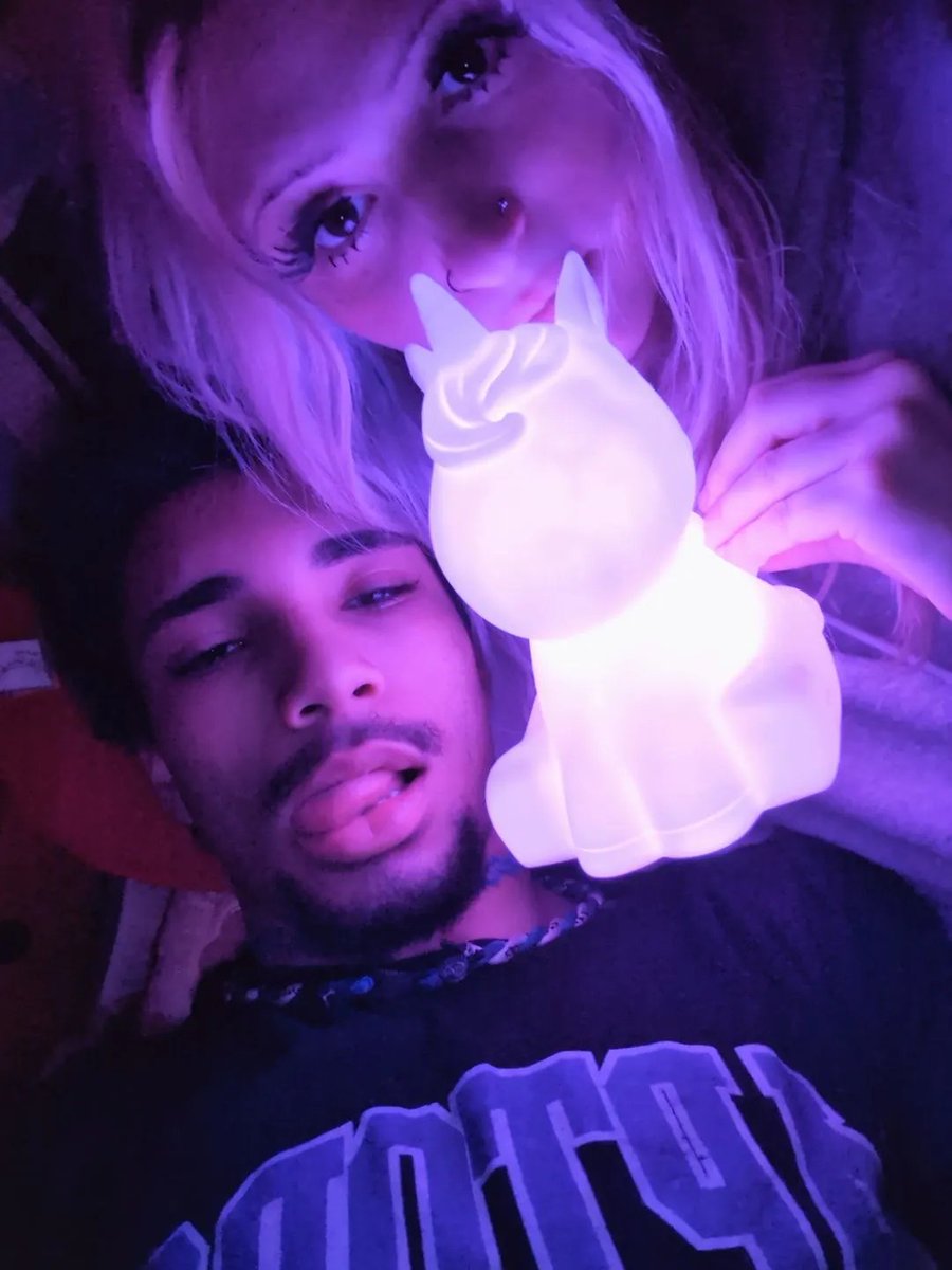 Z3Wrld's tweet photo. Wedia w wifie 😋❤️ https://t.co/ThMaqRedhw