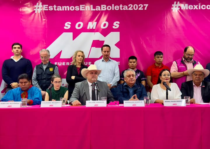 r24edomex's tweet photo. 🗳️🇲🇽 #JuliánLeBarón buscará #candidatura ciudadana en #chihuahua. El activista afirmó que su #proyecto busca #impulsar la paz, la #libertad y una mayor participación #Ciudadana.
🔗 https://t.co/D764utjusw
#Política #Elecciones2027 #reflexio24informativo https://t.co/myErKwnUHQ