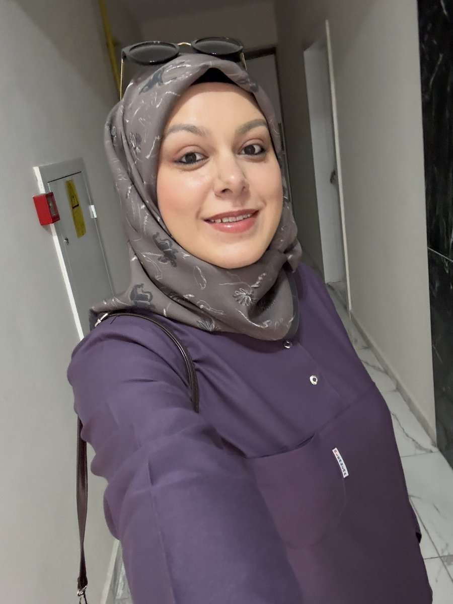 mnsrask93's tweet photo. Madem bir nöbet tutulacak kombinimiz güzel olsun ☺️ Günaydınlar 🏥 https://t.co/f59L7rm2EA