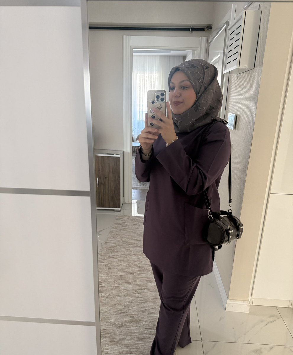 mnsrask93's tweet photo. Madem bir nöbet tutulacak kombinimiz güzel olsun ☺️ Günaydınlar 🏥 https://t.co/f59L7rm2EA