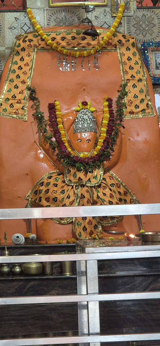 dharmveerbjp's tweet photo. जय बजरंग बली 🚩🙏
`ॐ नमो हनुमते रुद्रावताराय सर्वशत्रुसंहारणाय सर्वरोग हराय सर्ववशीकरणाय रामदूताय स्वाहा`

संकट कटै मिटै सब पीरा।
जो सुमिरै हनुमत बलबीरा॥

जय श्री राम, जय हनुमान 🙏 https://t.co/XlcpV7vpA8