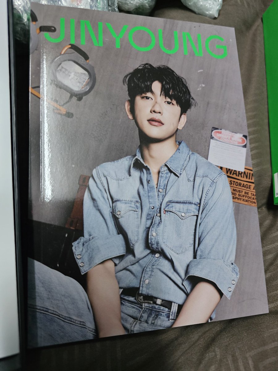 Ptrky_TBTMShop's tweet photo. ขายอัลบั้ม GOT7 บั้มละ 500 บาทค่าส่ง 40 B./บั้มถัดไป+10 B. หรือเหมา7 มบ.3000 บาท ครบ 7 เมมเบอร์ของครบ
(ราคาเหมา7=3000 B. ) ตัวอย่างตามแบบจินยอง **แบมแบมเกินมา 1 บั้มมีตำหนิไม่มีการ์ด
ขาย 450  บาทร่วมส่ง
#ขายของสะสม #ขายของสะสมกัซ #ตลาดนัดอากาเซ่ #ขายของสะสมอากาเซ่ #ขายของสะสมgot7 https://t.co/FfxvW7jDwy