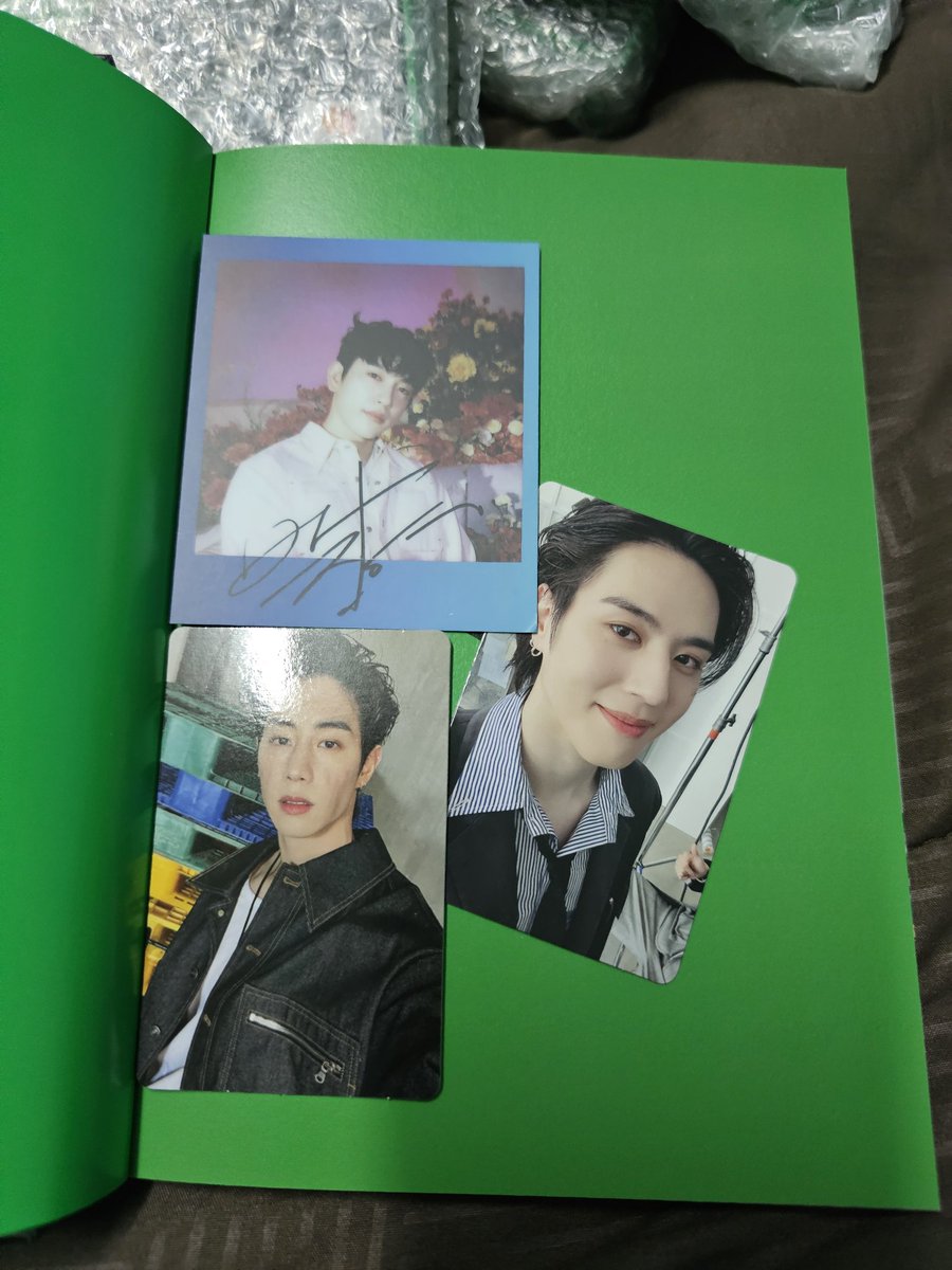 Ptrky_TBTMShop's tweet photo. ขายอัลบั้ม GOT7 บั้มละ 500 บาทค่าส่ง 40 B./บั้มถัดไป+10 B. หรือเหมา7 มบ.3000 บาท ครบ 7 เมมเบอร์ของครบ
(ราคาเหมา7=3000 B. ) ตัวอย่างตามแบบจินยอง **แบมแบมเกินมา 1 บั้มมีตำหนิไม่มีการ์ด
ขาย 450  บาทร่วมส่ง
#ขายของสะสม #ขายของสะสมกัซ #ตลาดนัดอากาเซ่ #ขายของสะสมอากาเซ่ #ขายของสะสมgot7 https://t.co/FfxvW7jDwy