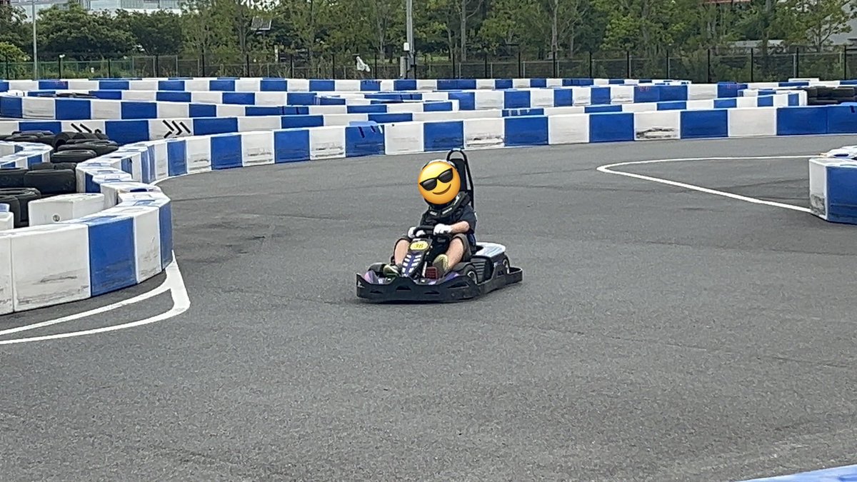 UtSak3's tweet photo. 今日は子どものカート体験走行🏎️
これ、めっちゃおもしろそう‼️
子どもは大喜び👍
◯リオカート好きなら絶対楽しい🤩
大人までワクワクしちゃう☺️

#TOYOTA
#シティサーキットTOKYOBAY
#GRgarage東京 https://t.co/bMRm75yFiG