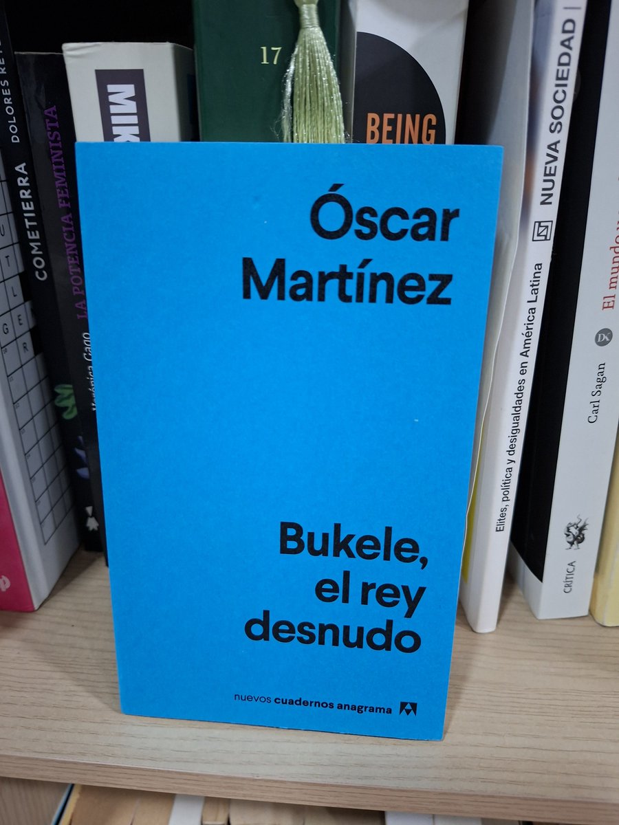 Fer_Sa8's tweet photo. @CronistaOscar No sé qué pasó en la @LibreriaInterCR, si llegó y no lo encontré. Pero tuve que molestar a un amigo en su viaje. https://t.co/R8secIXDFu