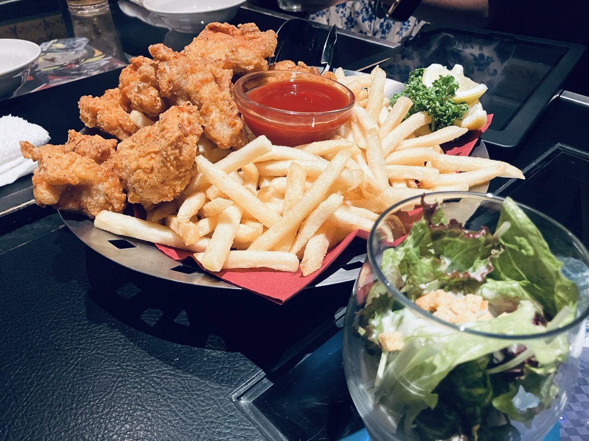 anisonTaro's tweet photo. 1年3ヶ月ぶりに4人集まってサンホラカラオケ🎤三重奏が懐かしい https://t.co/9ovnbDJWO1